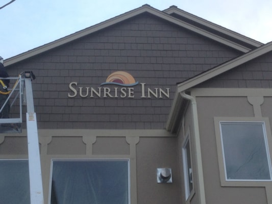 Hotel Signs & Motel Signs