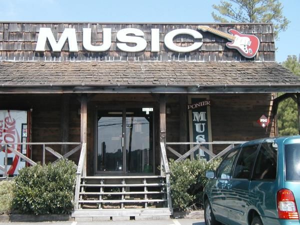 CL013 - Custom Channel Letters for Retail