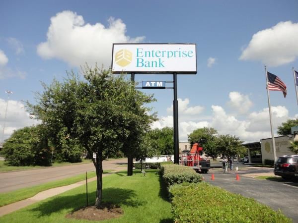 IPS007 - Custom Illuminated Pylon Sign for Banking & Finance 