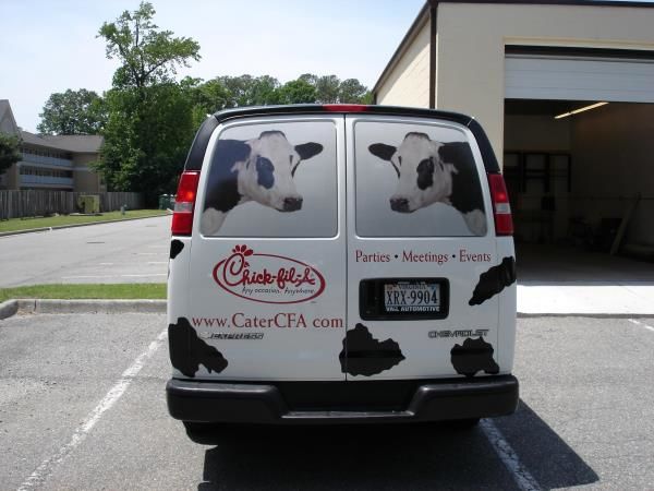 VL180 - Custom Vehicle Lettering for Restaurant