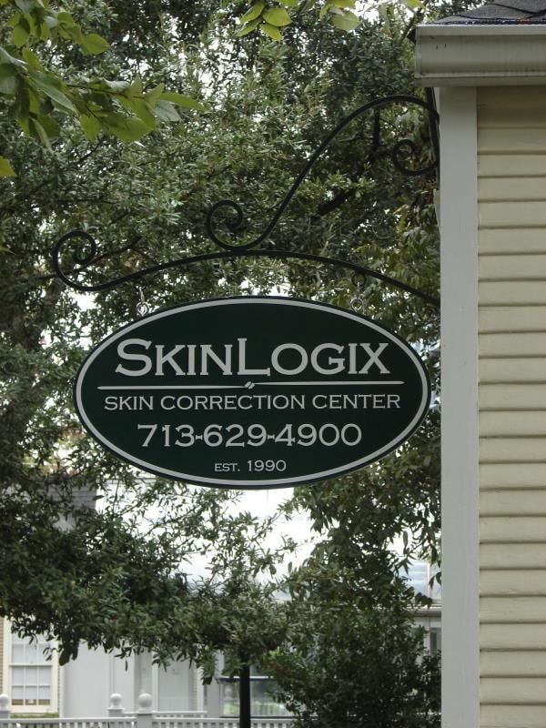 SP009 - Custom Sign Post