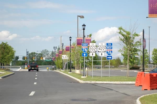 PB012 - Custom Boulevard Banner for Retail