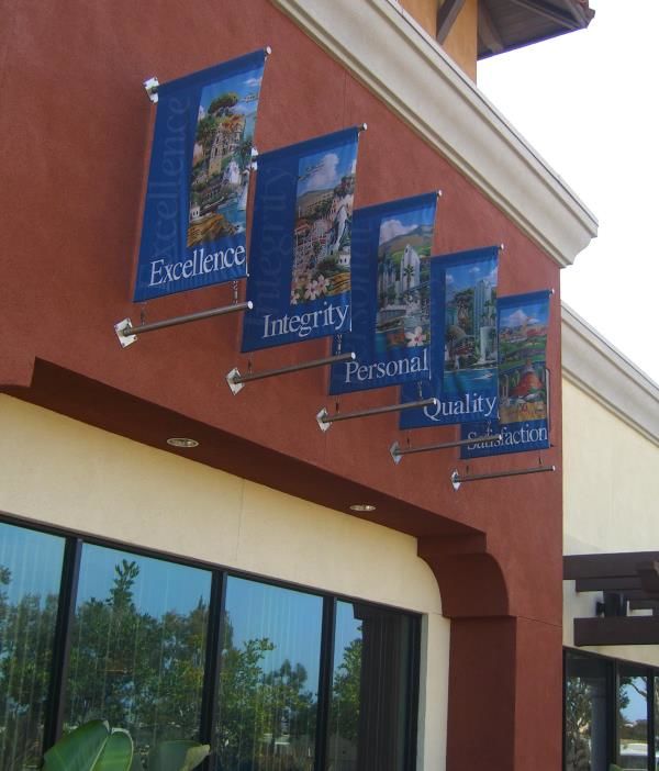 PB019 - Custom Boulevard Banner for Retail