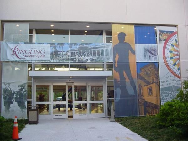 MESH001 - Custom Mesh Banner for Entertainment