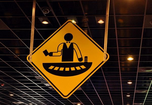 met006 - Custom Metal Displays