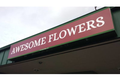 What options exist for mounting outdoor signs?