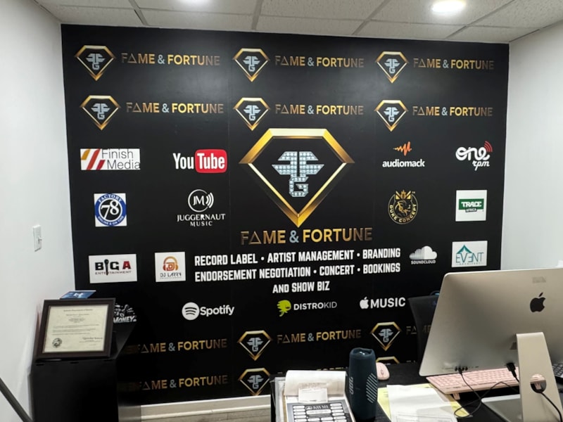 Wall Murals & Graphics | Professional Services | Indianapolis, IN | Vinyl