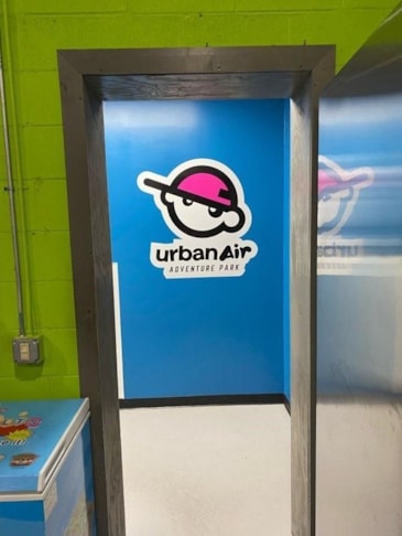 Wall Murals & Graphics