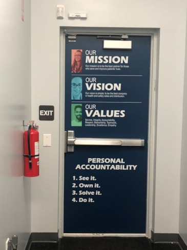 Wall Murals & Graphics