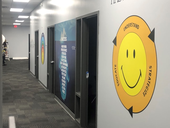 Wall Murals & Graphics