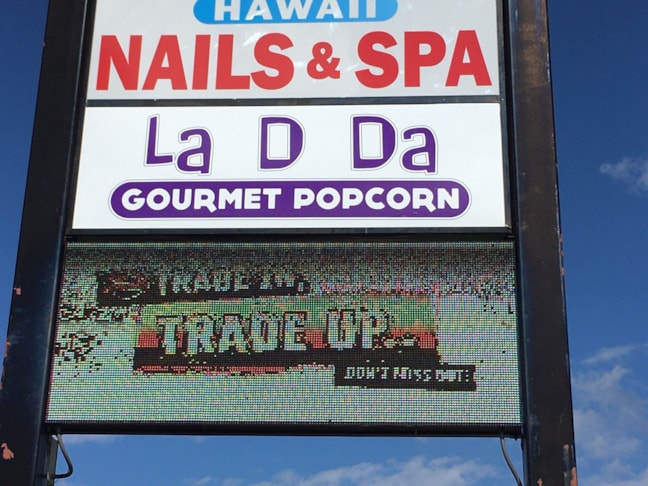 Pylon Sign for La D Da Gourmet Popcorn in Columbus IN