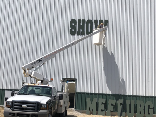 Dimensional Metal Sign Lettering for Umbarger Show Feeds in Franklin IN