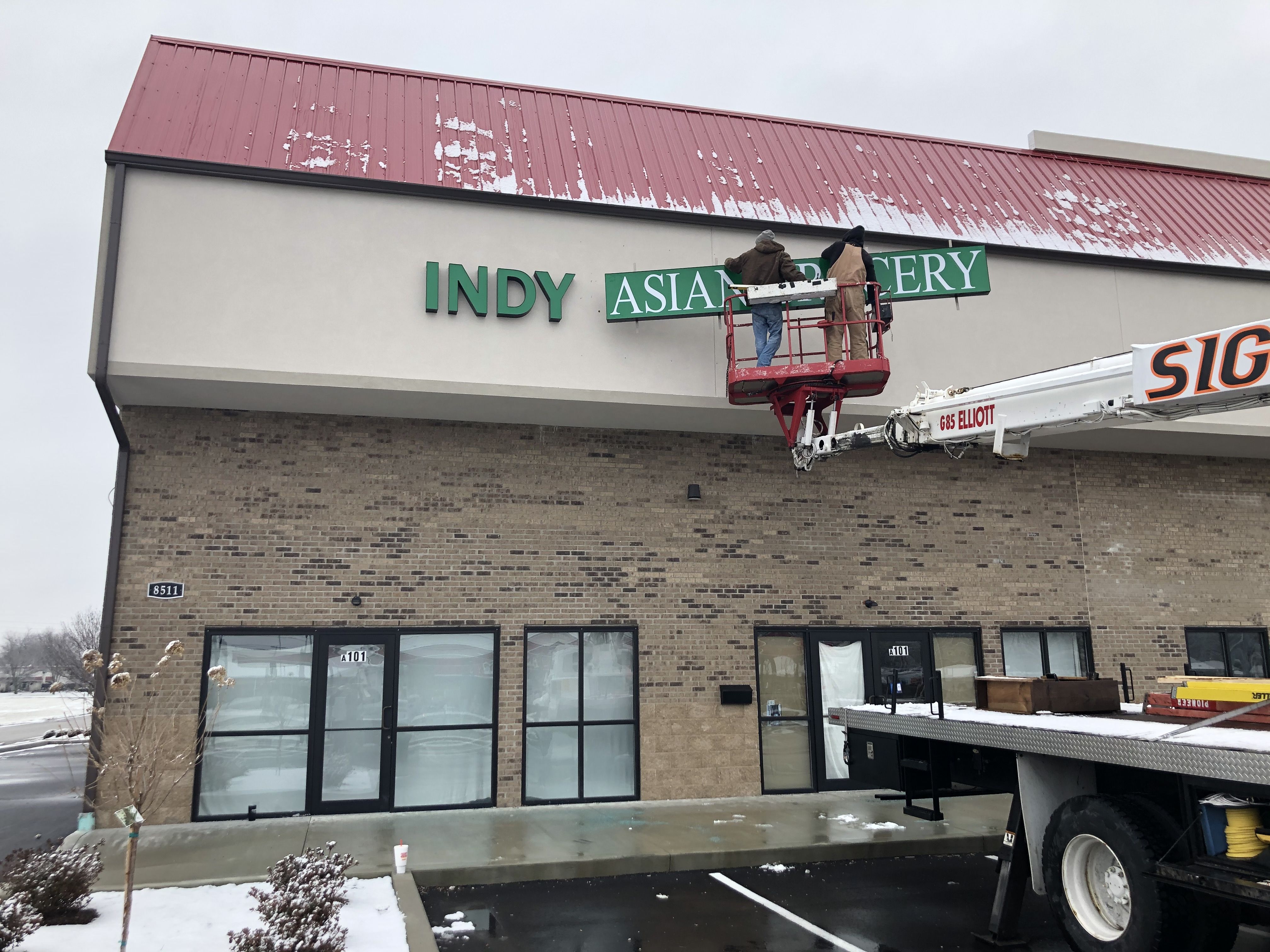 Exterior Building Signs, Lighted Signs, Channel Letters, Illuminated Signs