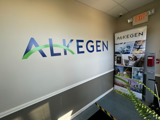 Wall Murals & Graphics