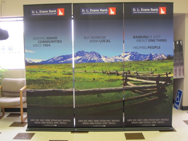 Retractable Banners, Pop-Up Banners and Stands