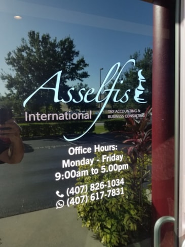 Informative Window Graphics Installed at a mall in Orlando - FL - Cut Vinil Logo and Lettering