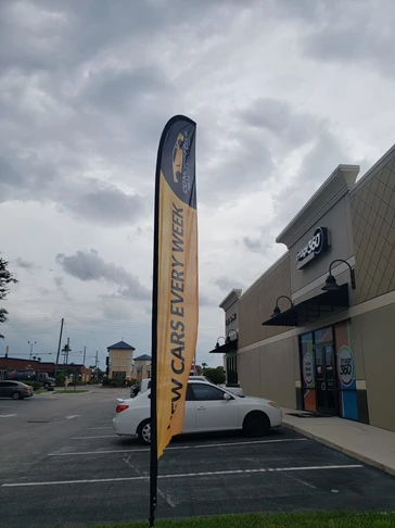 Flutter Flags & Feather Banners | Auto Dealerships & Repair