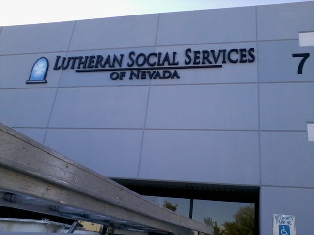 3D Signs & Dimensional Lettering