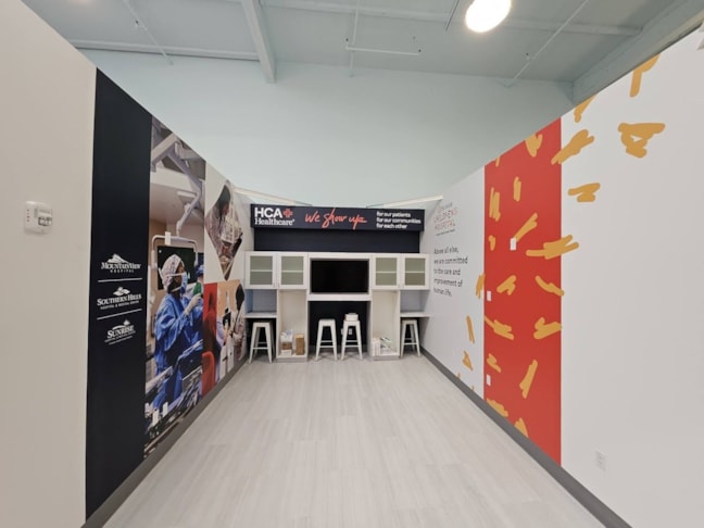 Wall Murals & Graphics