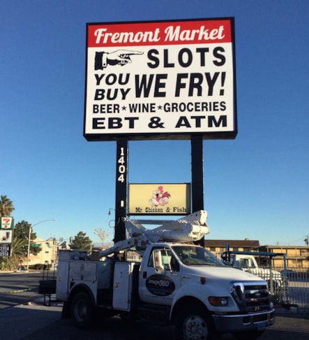 Boulevard & Street Pole Banners | Retail