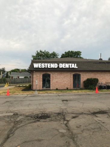 3D Signs & Dimensional Letters & Logos