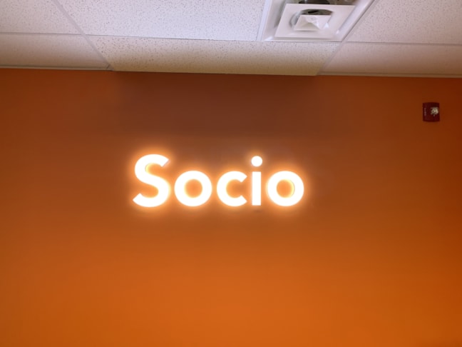 3D Signs & Dimensional Letters & Logos