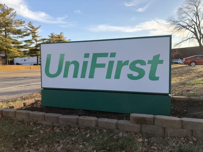 Exterior & Outdoor Signage | Property Management and Apartment Signs