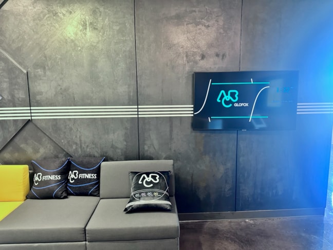 Wall Murals & Graphics