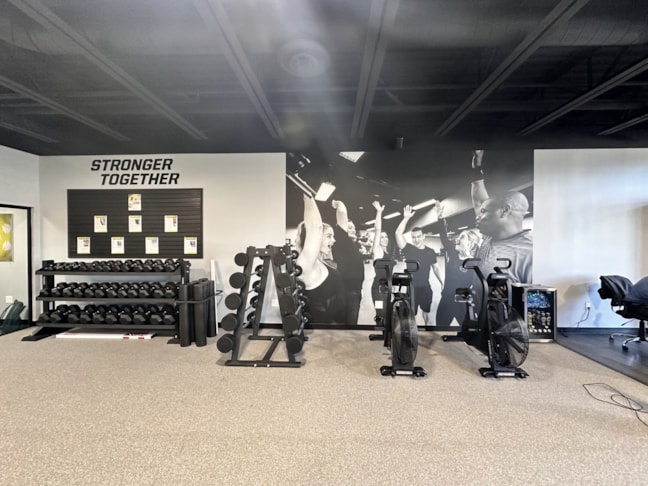 Wall Murals & Graphics