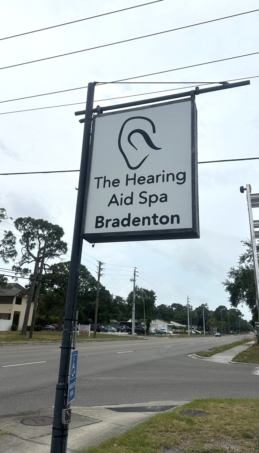 Pylon & Pole Signs | Healthcare | Bradenton | Acrylic
