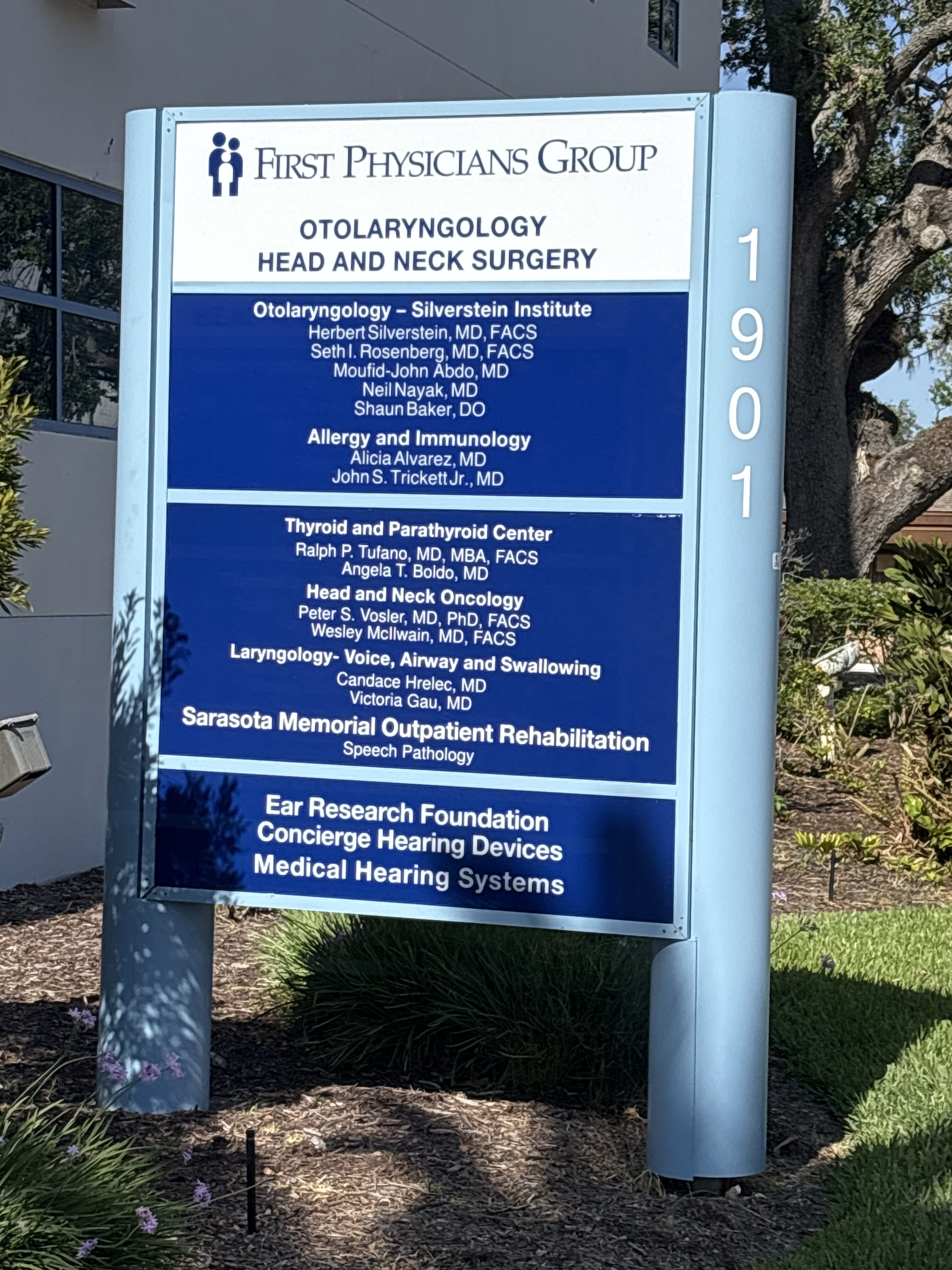 Pylon & Pole Signs | Healthcare | Bradenton | Metal