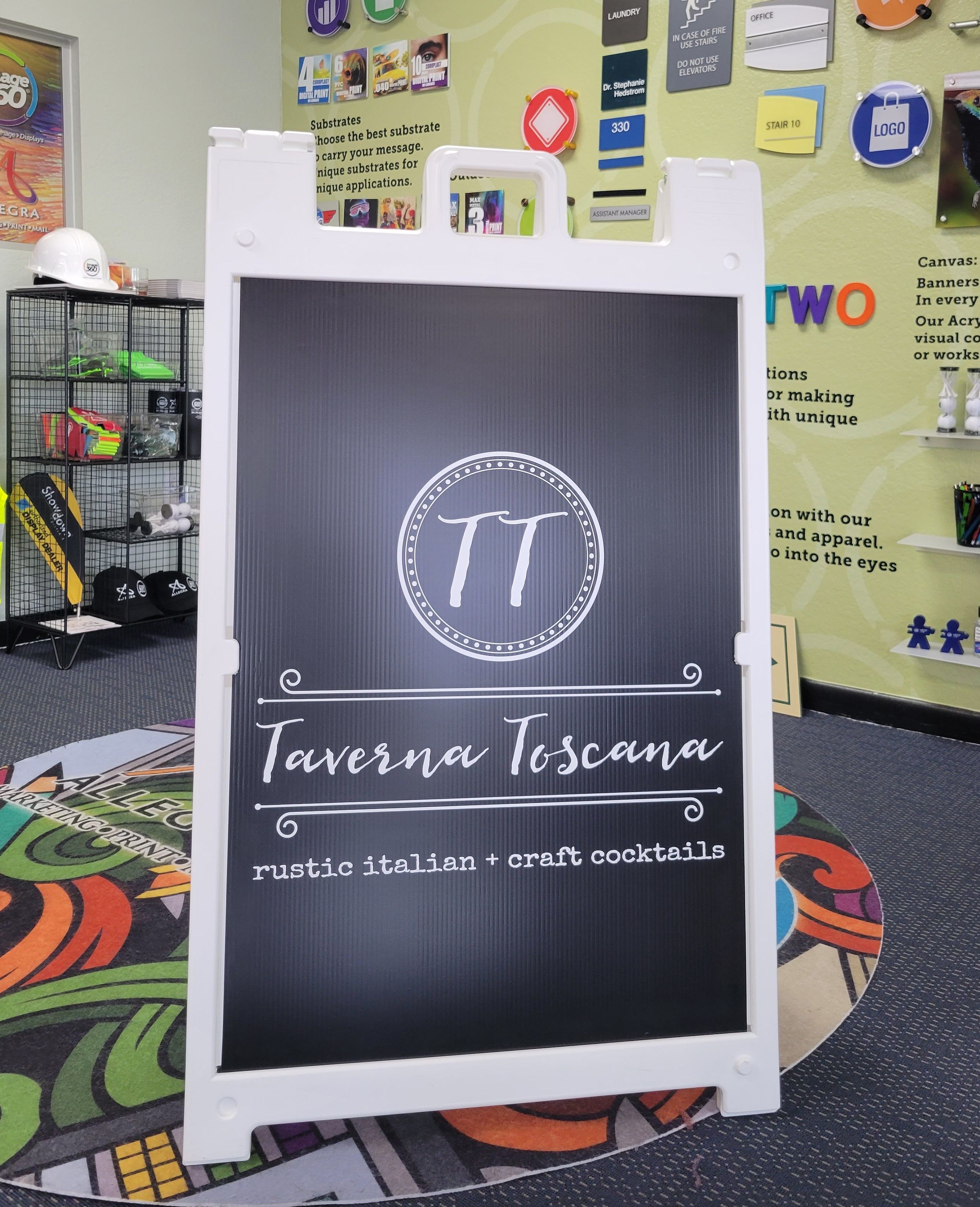 A-Frames & Sidewalk Signs | Restaurants & Foodservice | Bradenton | Corrugated Plastic / CoroplastTM