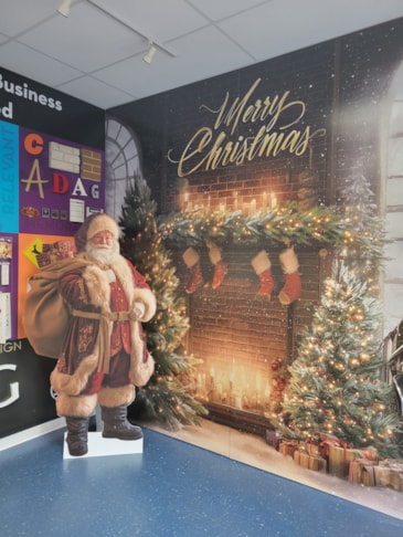 Wall Murals & Graphics