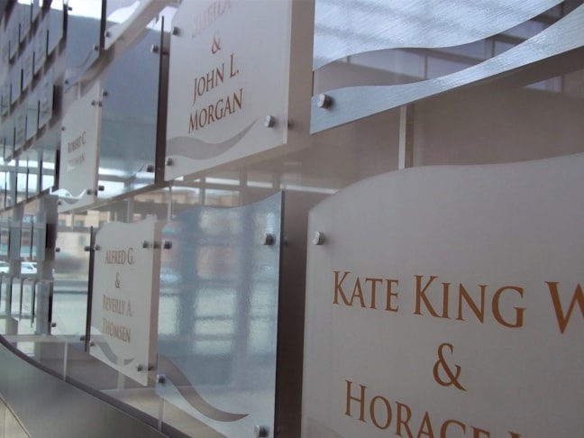 3D Signs & Dimensional Lettering