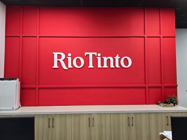 3D Signs & Dimensional Letters