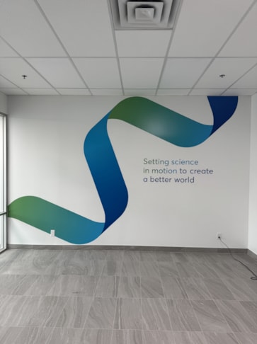 Wall Murals & Graphics