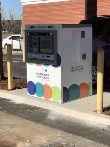 Custom Decals, Wraps & Lettering