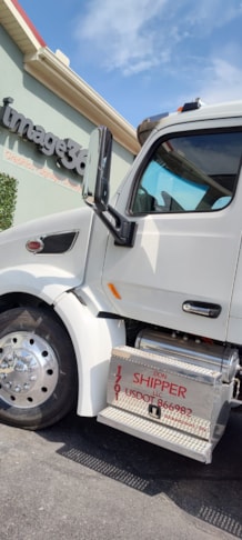 Vehicle Graphics & Lettering