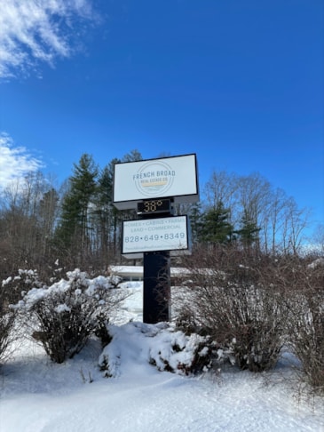 Edgelit and Backlit Signs