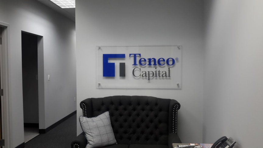 Clear Acrylic Impact Displays