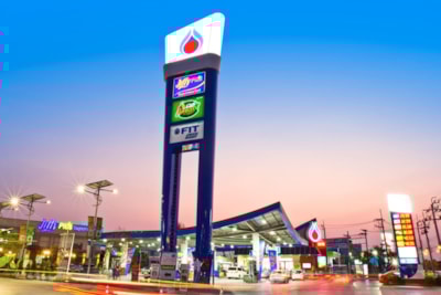 What You Need to Know About Pylon Signage