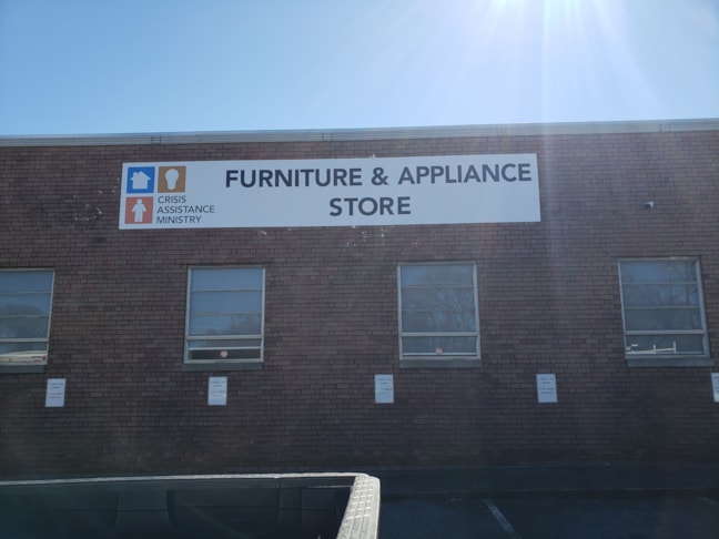 A great building sign can bring attention to your location!