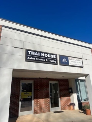 A cabinet sign offers several benefits for businesses looking to boost their visibility and branding. Here are some of the main advantages. Heres just a few: 1. Increased Visibility 2. Professional Appearance 3. Customizable Design