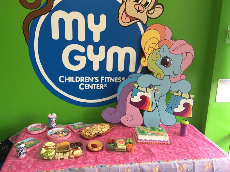 Table Throws & Runners | Gyms, Health Clubs, Fitness Facilities | PVC