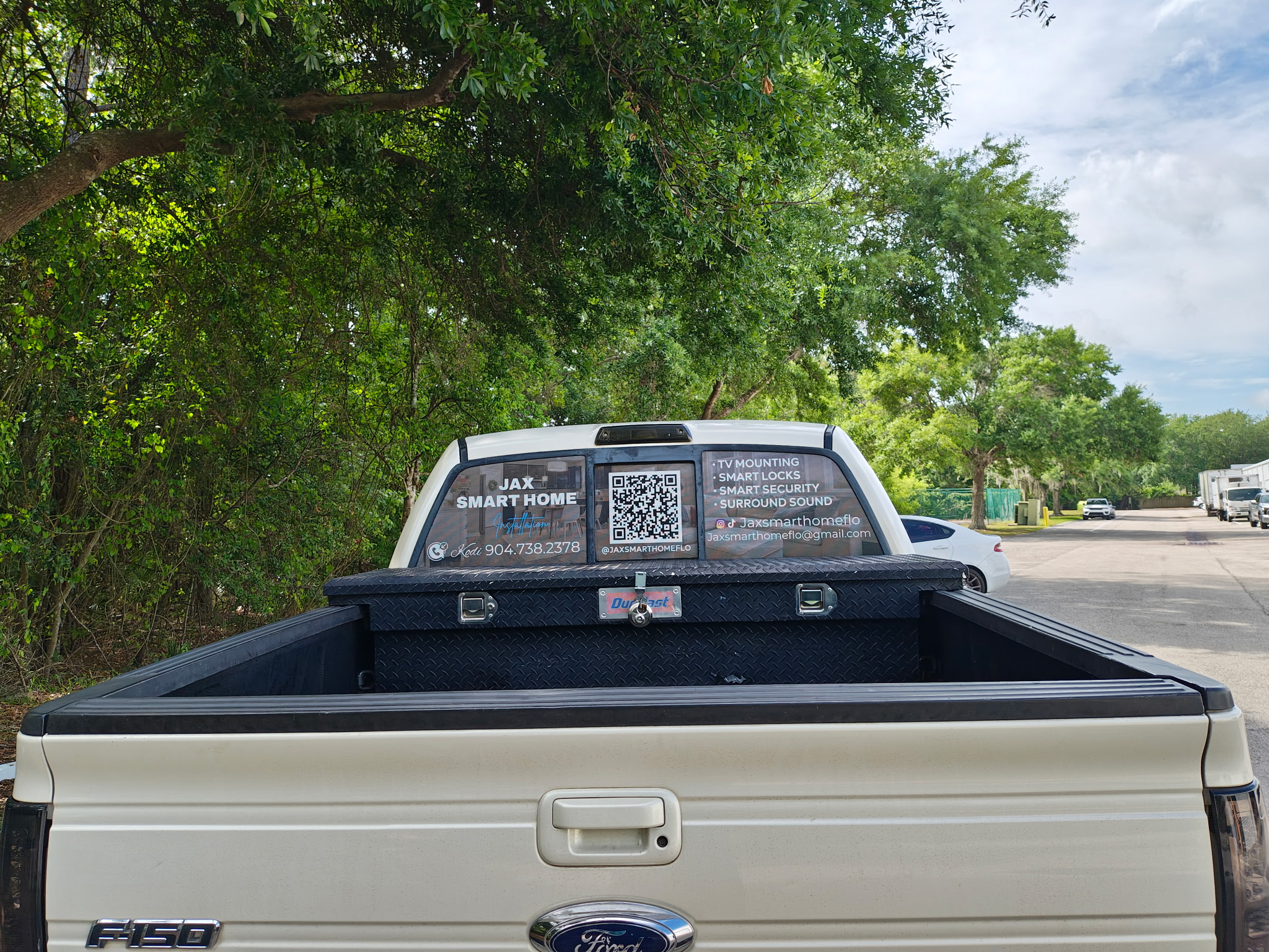 Vehicle Graphics & Lettering | Manufacturing | Vinyl
