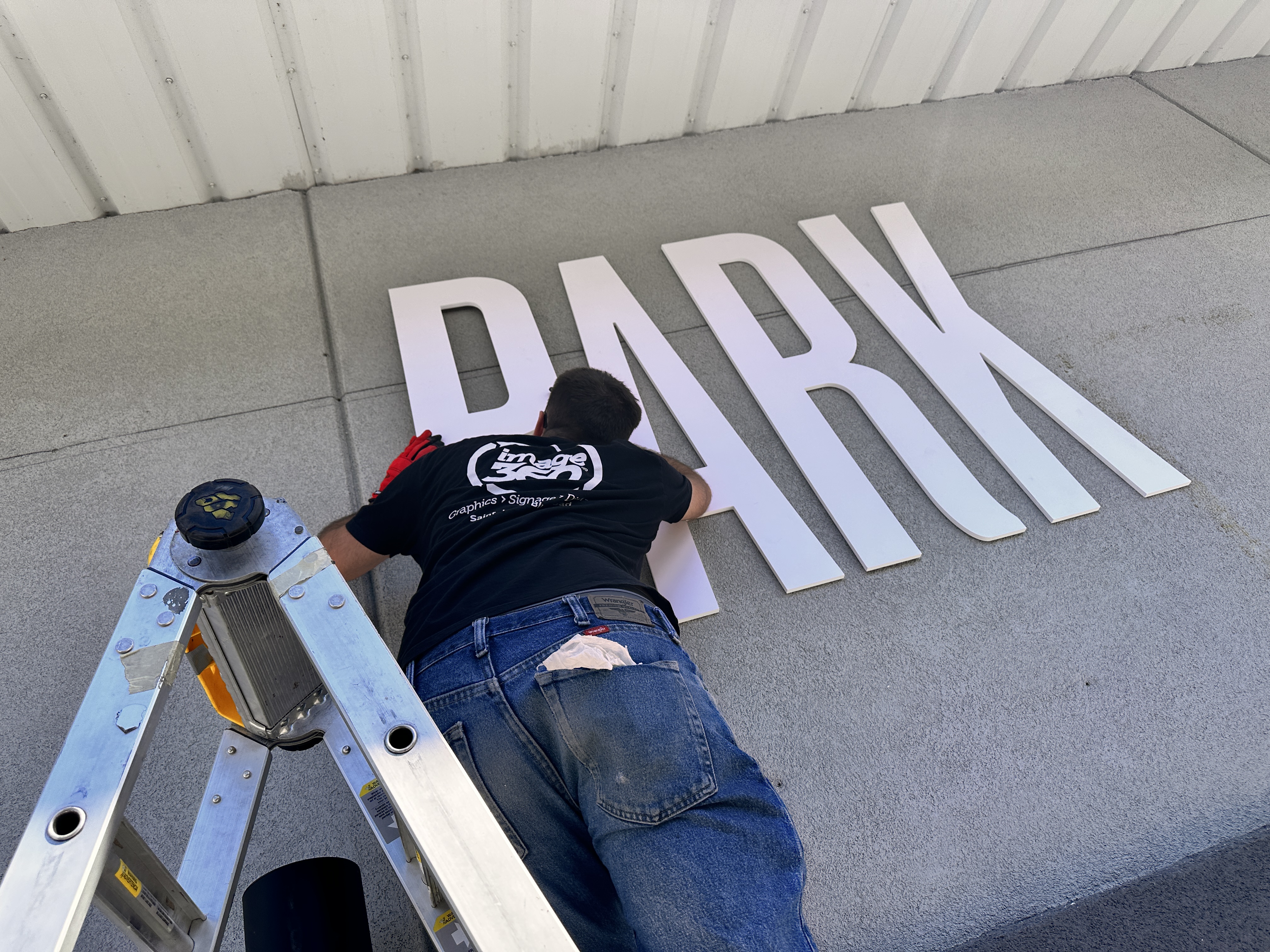 3D Signs & Dimensional Letters | Retail | PVC