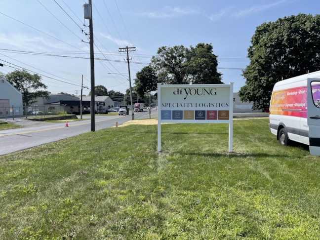 Outdoor Signage | Transportation, Logistics, & Distribution