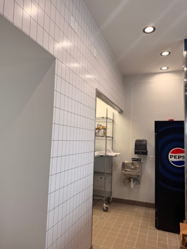 Wall Murals & Graphics