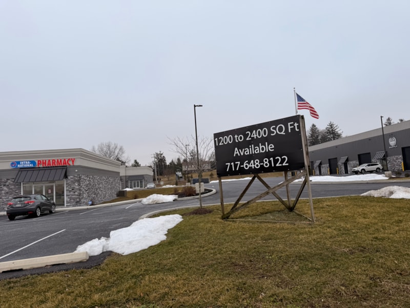 Pylon & Pole Signs | Retail | Harrisburg, Pennsylvania | Vinyl