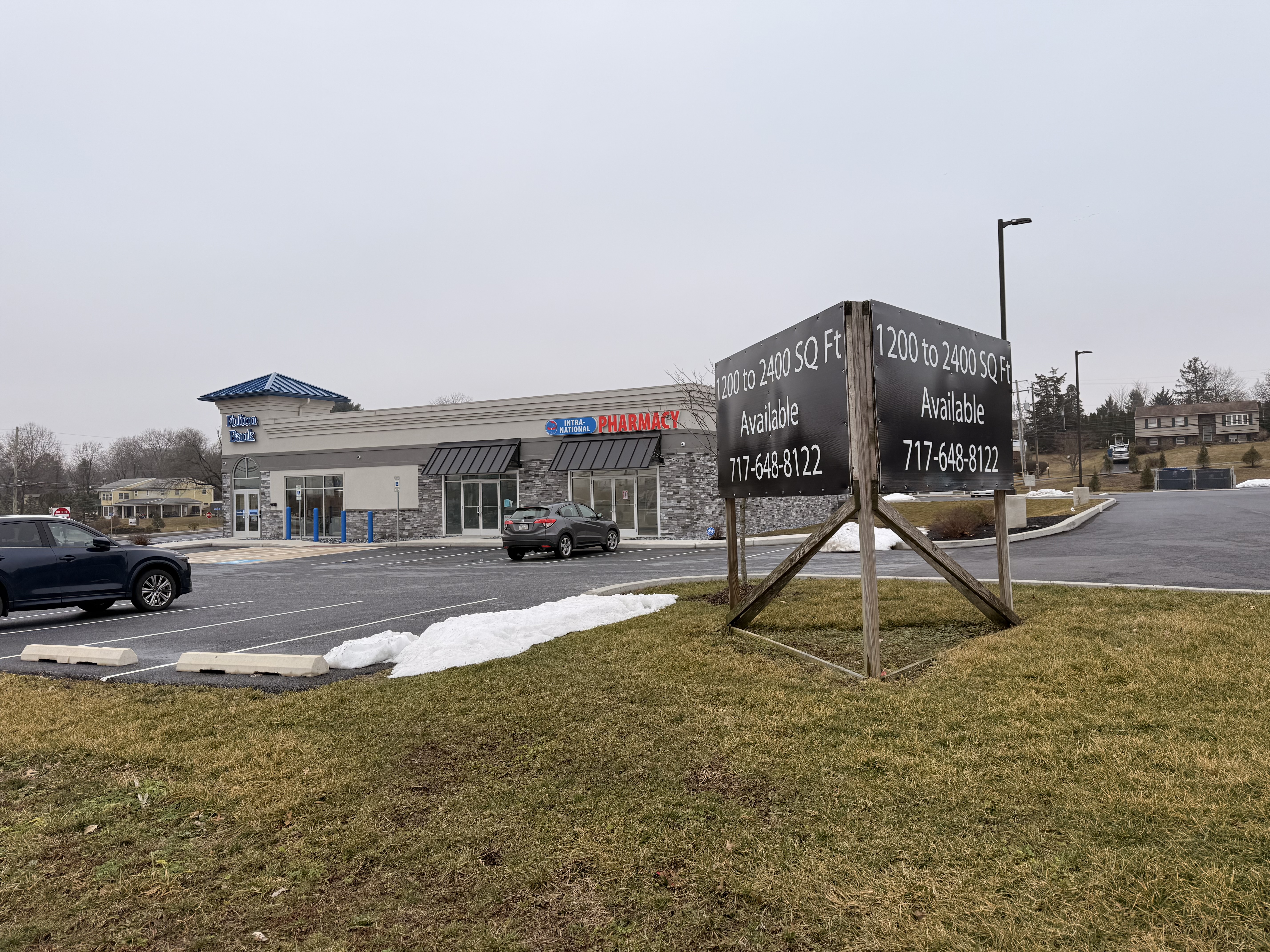 Pylon & Pole Signs | Retail | Harrisburg, Pennsylvania | Vinyl